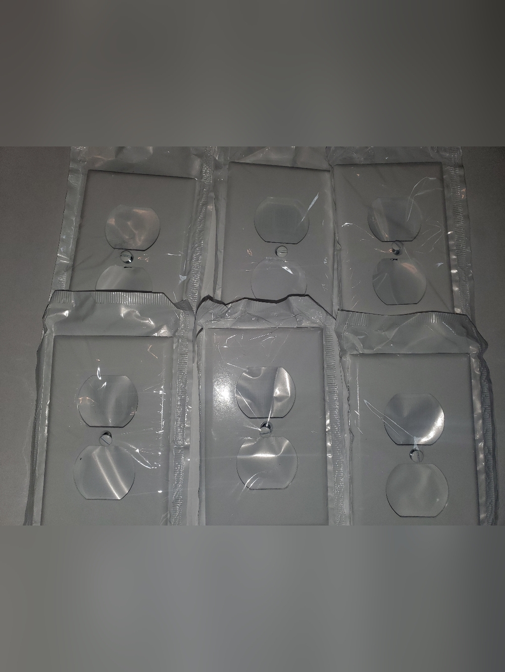 Leviton White Plastic Outlet Covers - 6 Pack